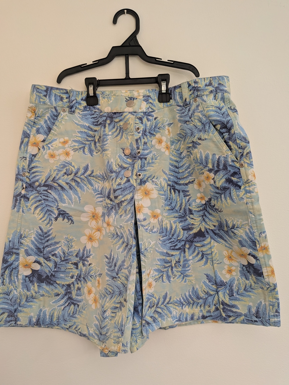 Rare Find 100% Cotton Liz Claiborne Blue Floral Bermuda Button-Front Skort